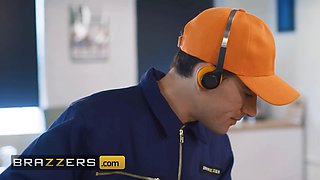 Brazzers - greedy for penis blondie cameron cohen screws janitor jordi on the work desk in full sight