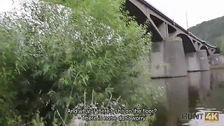 Cuckold watches how his gf pounds for currency in park