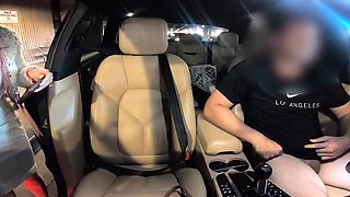 Amateur gives blowjob in public