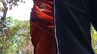 Chachi chacha ke saat sambandh bana rahi hai