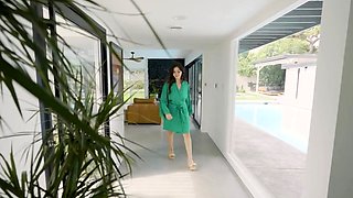 Chloe Surreal, Ray Ray