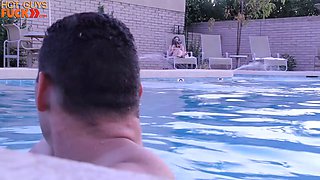 22yo college jock picks up baddie at the pool