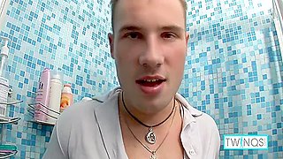 Hot Rainbow Boy Ryan Jerks Off His Dick While Showing Off His Six Pack 10 Min With Dick Ryan