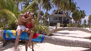 Dina Pearl Walks down to the Beach and Lets Her Lover Fuck Her Asshole - Private Porn Sex Videos