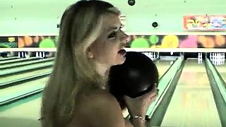 Gorgeous lesbian babes outdoors