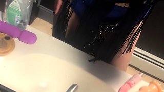 Close up pussy toying on cams