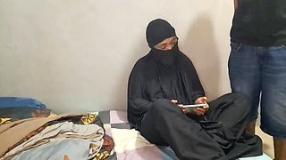 Asian Muslim Aunt Fucking A Man In A Hat
