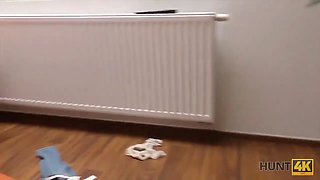 Hunt4k. hunter catches the right moment to seduce teenie blond