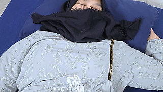 Asian Hijab Sister in Law Ask to Teach Her How To Enjoy Big Dildo - Minokiiko