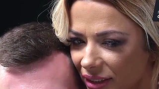 Busty ash-blonde mummy wants a 3 way and likes deep