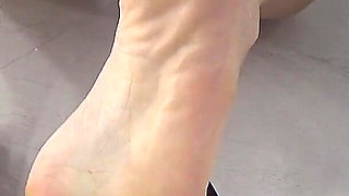 Fetish Housewife