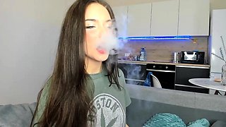 Hot amateur webcam teen masturbates for their fans