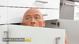 Brazzers - bikini-clad Luna Star gets her asshole spread by zac after sitting on his face