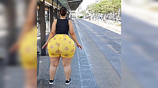 Big ass waiting for the bus in Argentina