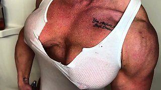Amateur Blonde With BIG BOOBS Hot Free Cam Show