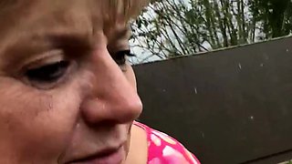 Amateur blonde slut outdoor banging following picnic