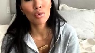 Webcam Asian camgirl testing brand new toy