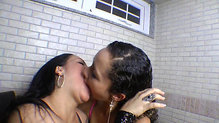 Hot kisses by top girl Jennifer and Giant Adriana