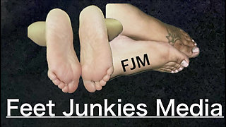 Buttering up N Munching on These SSBBW Big Soles as Jackie Returns a Handjob