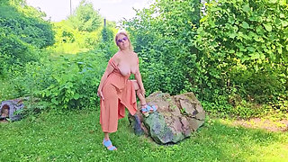 HOT MOMMY ONLYFAN Video Content BIG TIT Backyard Peek COMPILATION