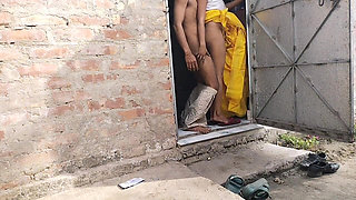 Indian Housewife Outdoor Fucking with Neighbour Brother in Law