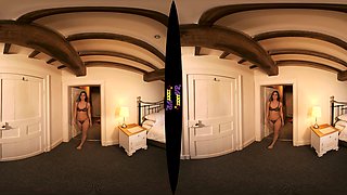 Blowjob loving amateur fingered close up