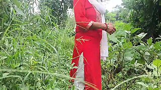 Girlfriend having fucking in outdoor at the Forest