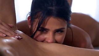 Lezzie masseuse Kylie Rocket dines on Aiden Ashley's cunt