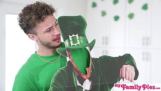 Braylin Bailey and Apollo Banks's pornstar clip by My Family Pies