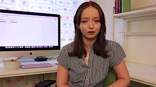 Brunette Couch Webcam Solo Fun Masturbating