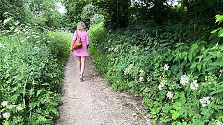 Slutty amateur flashing her big boobs in the backseat