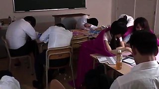Teen beauty fingering toying pink pussy 01
