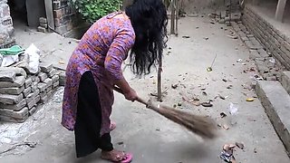 Desi Aunty Gets Anal Fuck in the Yard - Tight Pussy Doggy Style - Indian Mature Sex