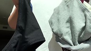 Amateur brunette ariana marie solo toying