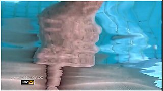 Hardcore Fisting In The Swimming Pool ( )