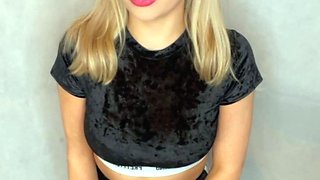 Masturbating loving babe solo toy plays with enthusiasm