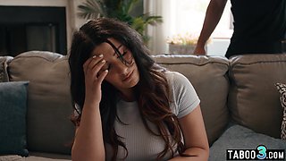 Arab mom has to nail to keep her secret