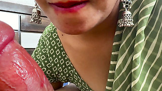 Komal came the next day to fulfill her neighbour's promise, but Komal made a splash today.