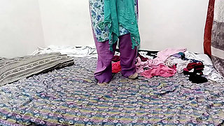 Indian Maid Dressed in Her Mistress's Clothes but Had Anal Sex with Her Owner to Apologize