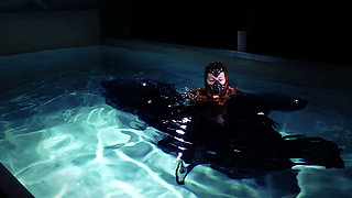 Underwater shooting - full backstage