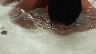 Underwater I Fuck My Pussy with Bubbles