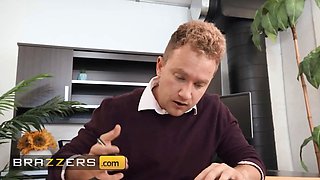 Brazzers - fellating hot babe Desiree Dulce takes a rail on her stepbrother Van Wylde's hard rod