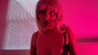 Blonde teen Sierras first erotic masturbation video