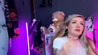 Vulva rubbing close up with blonde handling monster dildo