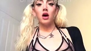 Muasshole Masturbates With Cumshot Close Up