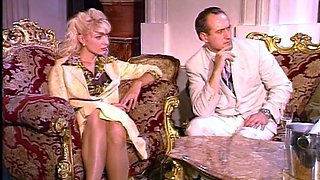 Recuerdos De Epocas En Que Su Amante La Acosaba Y Envergaba