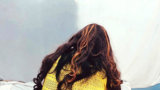 Makan malik ne ladki ko rent na dene par choda deya