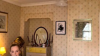 Amateur Latina Milf Masturbates on Cam