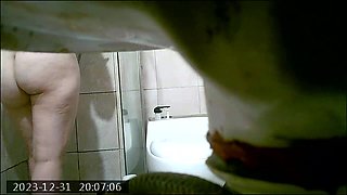 spying ass girl bathroom