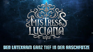 The Latexarm deep inside the Asshole